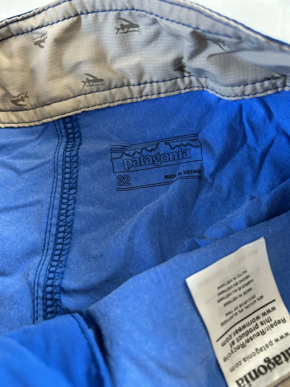 Patagonia Dogfish Head Beer Men’s Floral and Striped Board Shorts Size 32